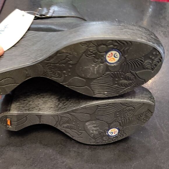 Jambu Black Heeled Boots with Chunky Heel and Decorative Strap - Picture 6 of 6